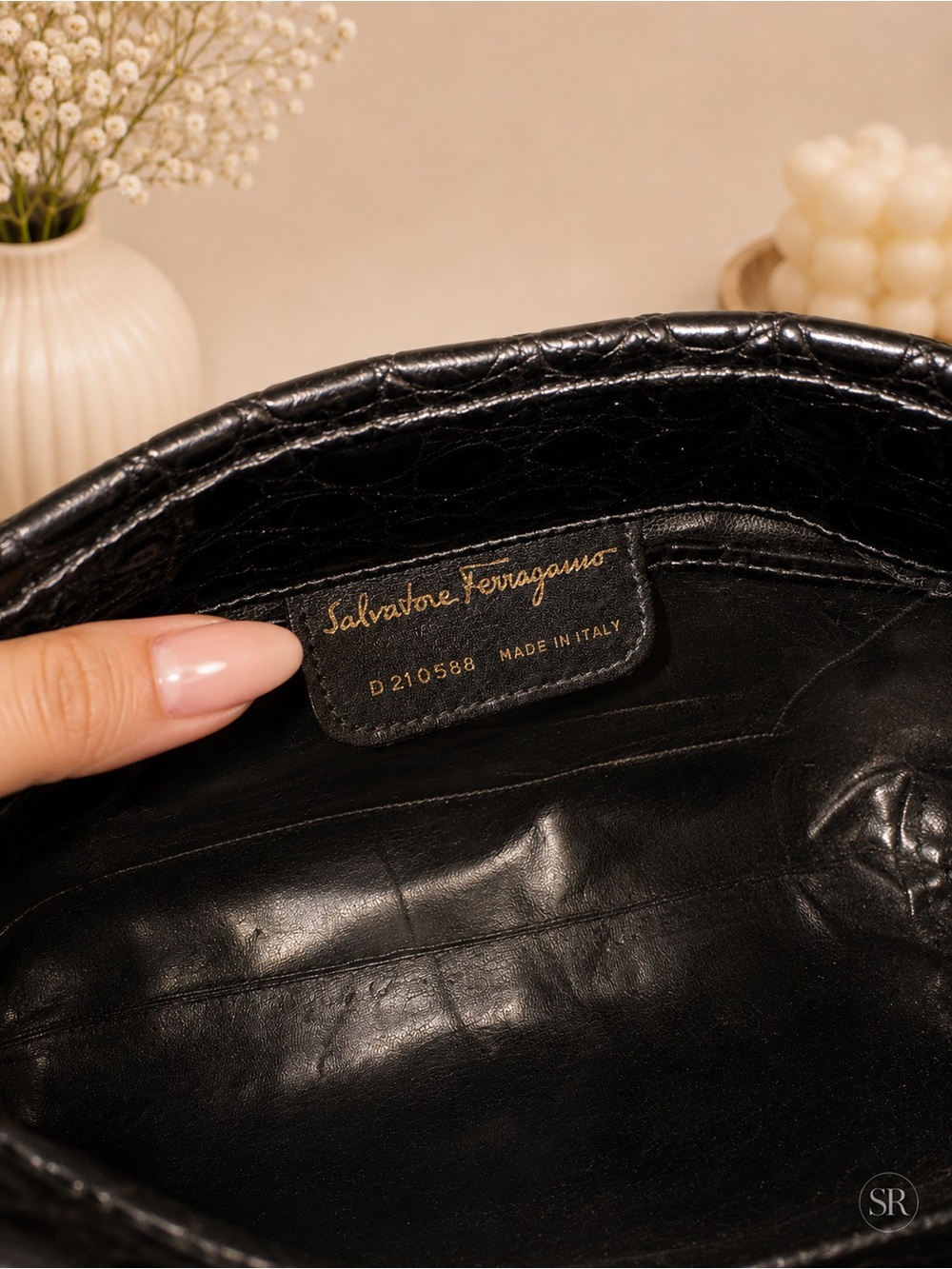VTG Salvatore Ferragamo Black Croc Embossed Leather Vara Bow Clutch Shoulder Bag - Picture 10 of 11